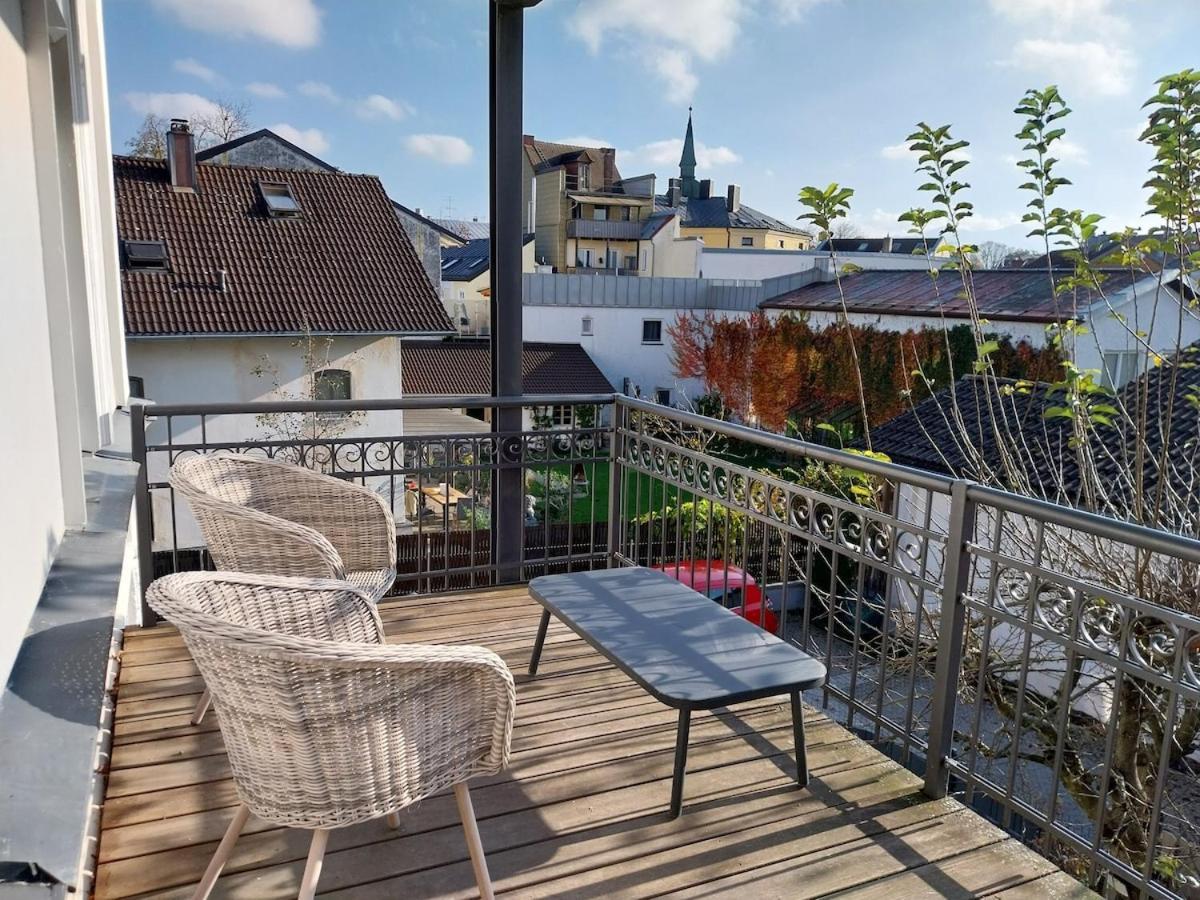 Bad Aibling City Apartment - Alpenblick Bagian luar foto